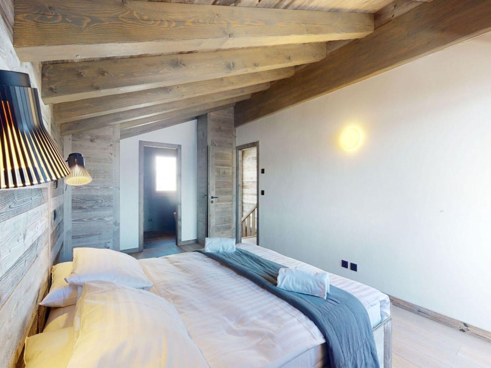 Cosy Chalet in Vex With Balcony