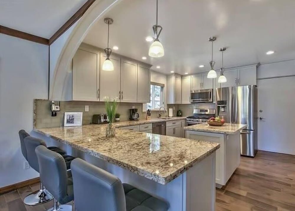 2148 Inverness Drive 3 Bedroom Home