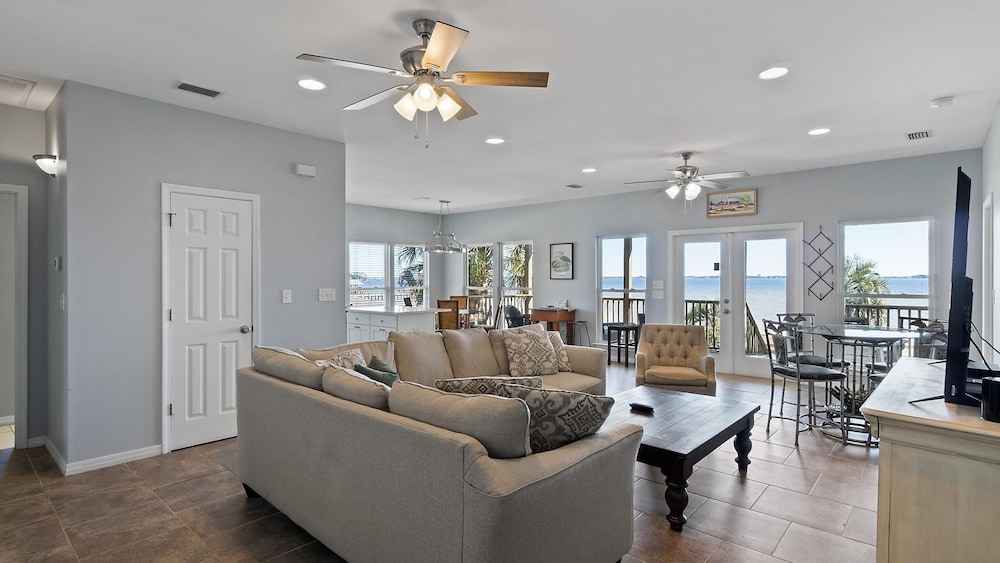 Flip Flop Bay House by Southern Vacation Rentals
