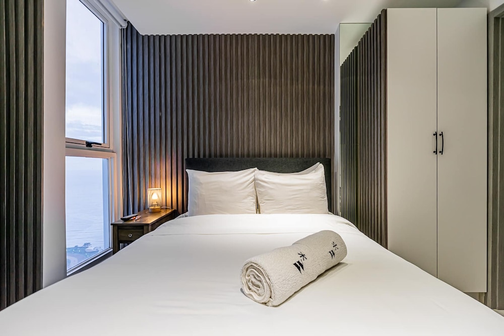 w Dreamy 1BR w Stunning Cinta Costera Views