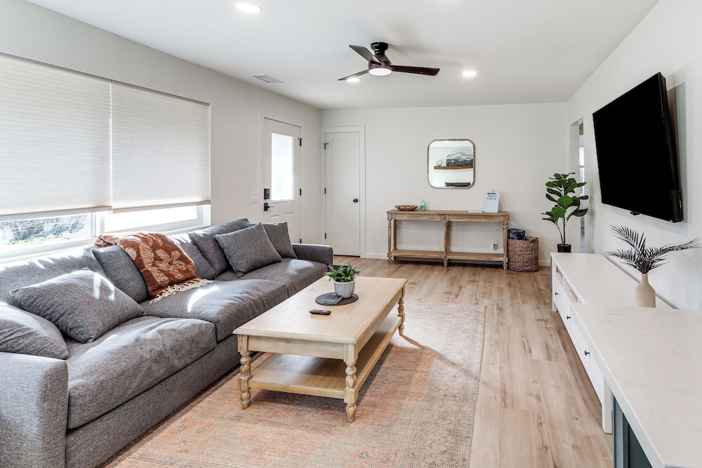 Near NAU & Dtwn! Kid-friendly Flagstaff Retreat