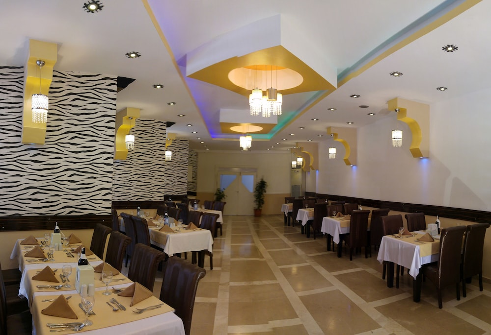 Monte Carlo Hotel - All Inclusive