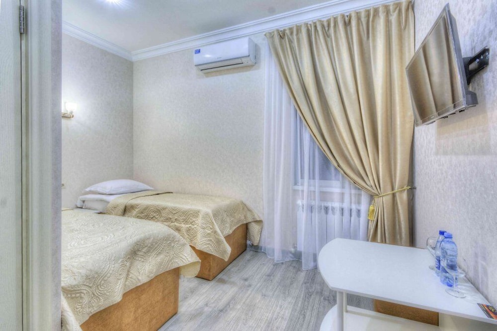 Kapriz Hotel