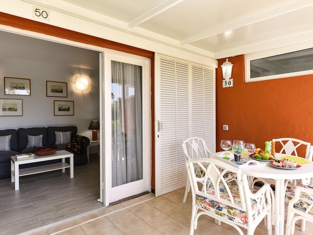 Bungalow in Maspalomas Near Beaches & Pool