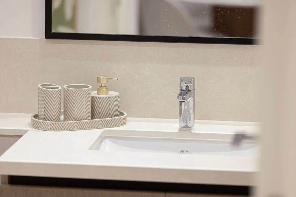 Burj Crown Lux Apartment by Dubai Mall