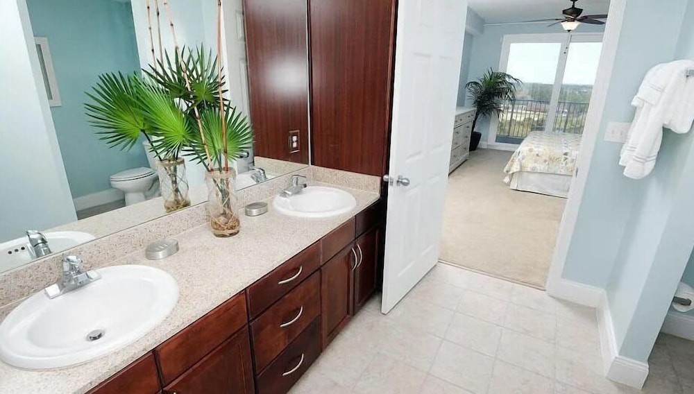 Laketown Wharf 331