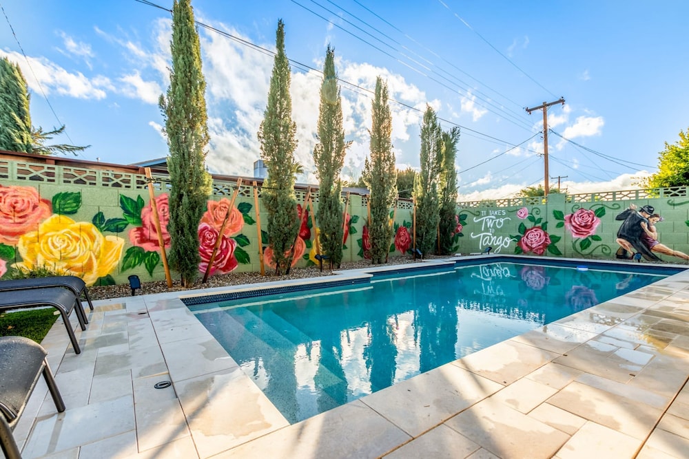 Desert Rose Retreat Heated Pool 2 Masters Gameroom