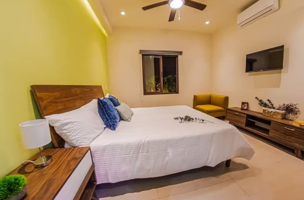 Luxury 4BR Villa with Pool