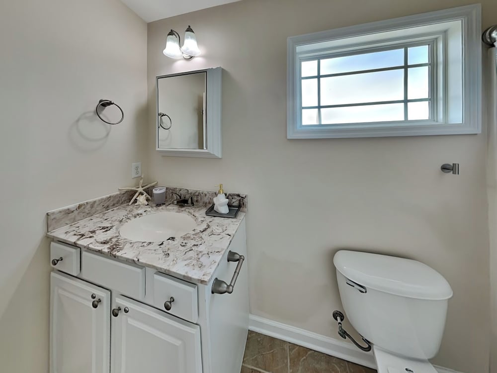 Lovin' Lowe Tide by Topsail Realty
