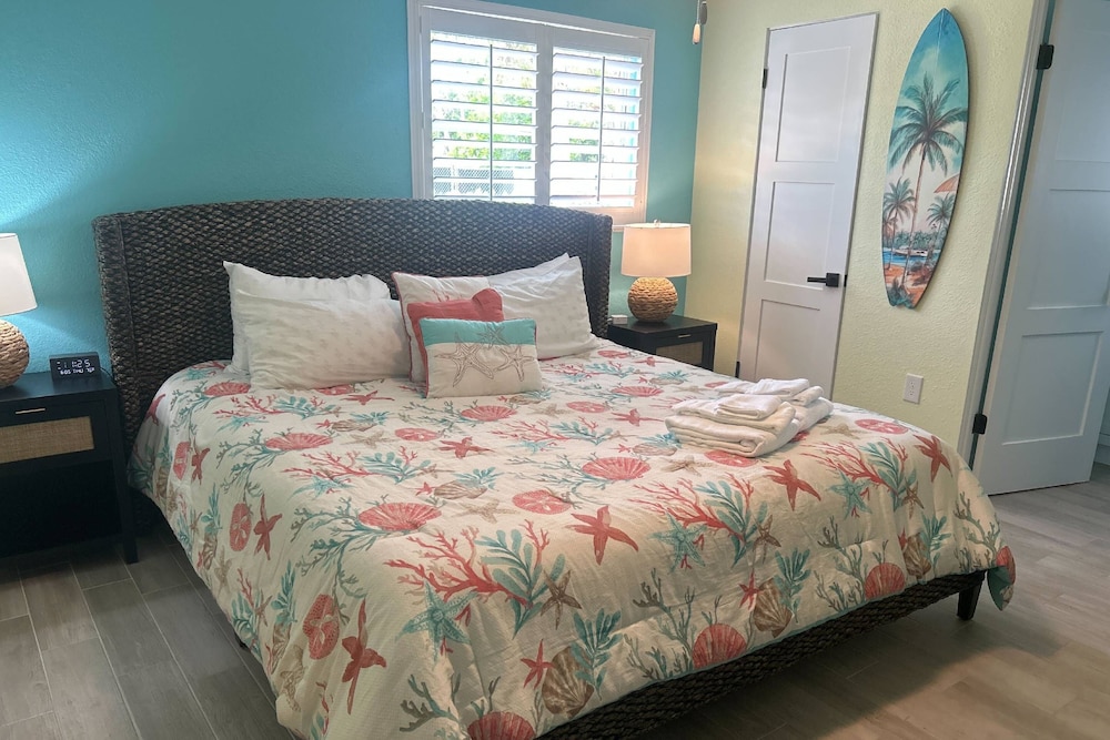 Lulu's Crescent Cottages - Entire two Unit Complex