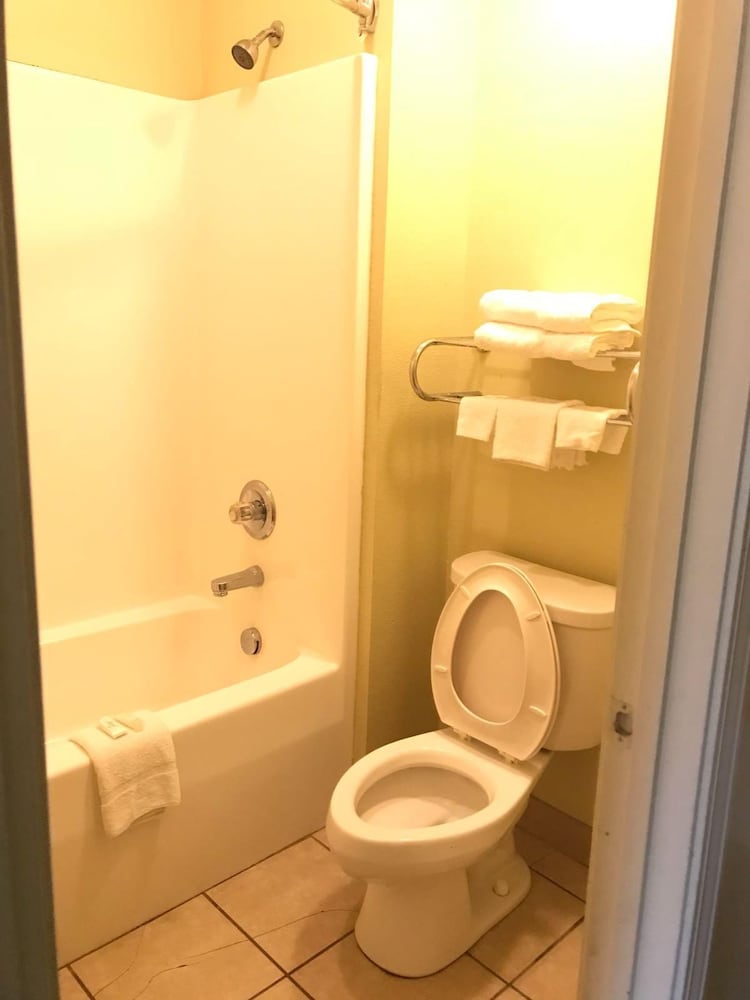 City Heart Inn  Suites - Property Image 12