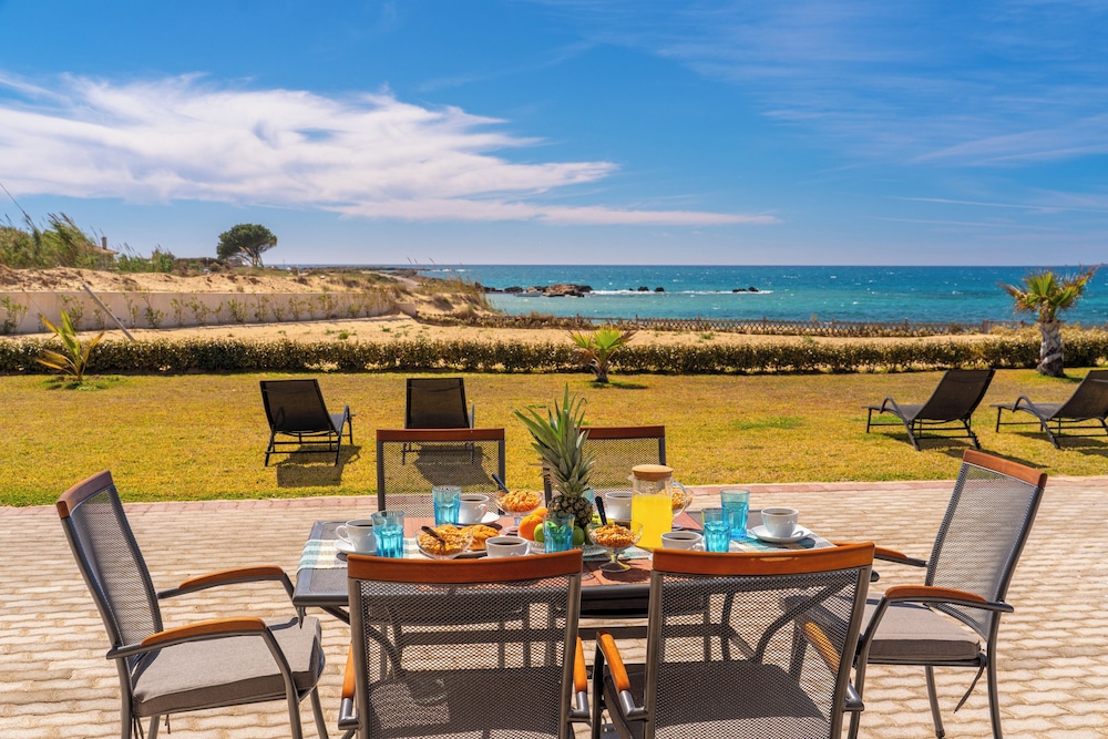 Sandoa Residence