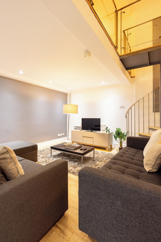 Charming City Retreat in Central London