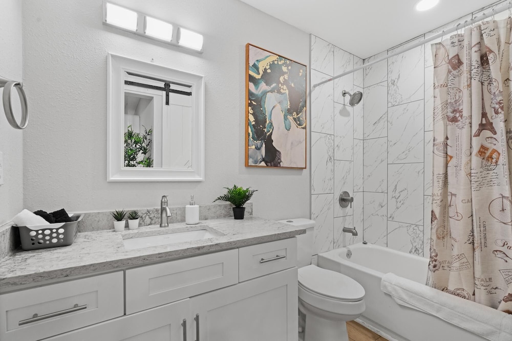 Stylish Studio Downtown Evonify - Property Image 6