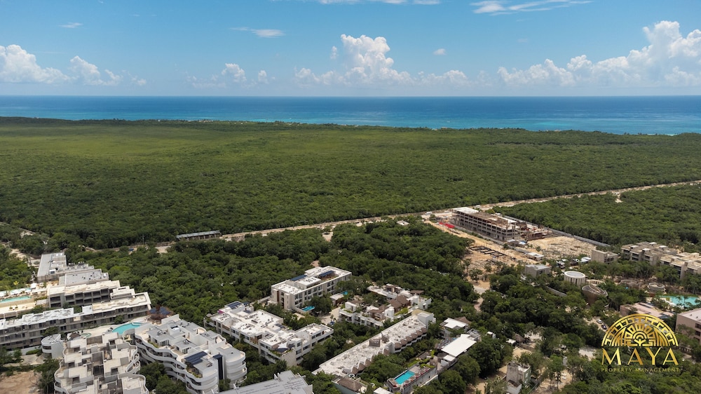 NHOA 205B 1BR Condo Pool View Aldea Zama