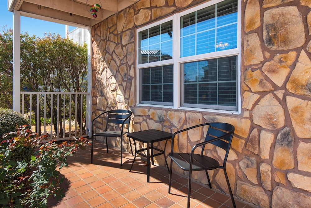 Woodland Shores 37: Steps to Beach, 2 Pools + Free Attraction Tickets!