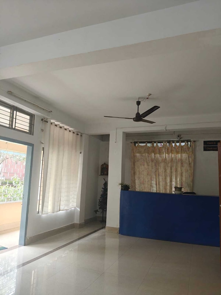 Shimray Minimalist Hostel