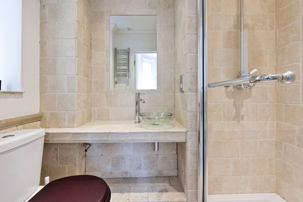 Cute 2-bed Chelsea Apartment