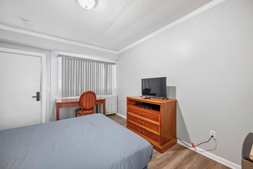 Cozy 1BR Retreat in Brownstown Relax & Unwind!