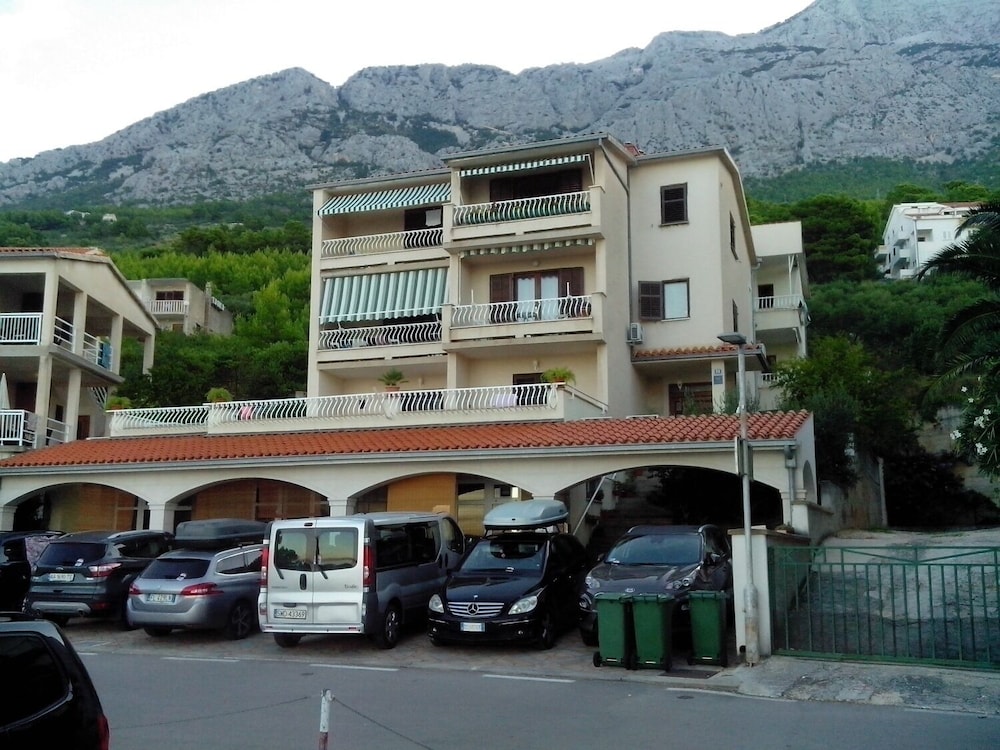 Photo 8