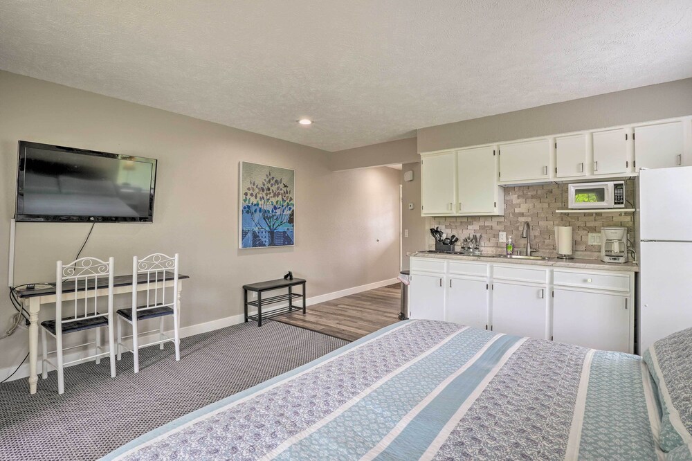Miscellaneous Market Vacations - Pet-friendly Branson Studio < 3 Mi to Lake! - Property Image 4