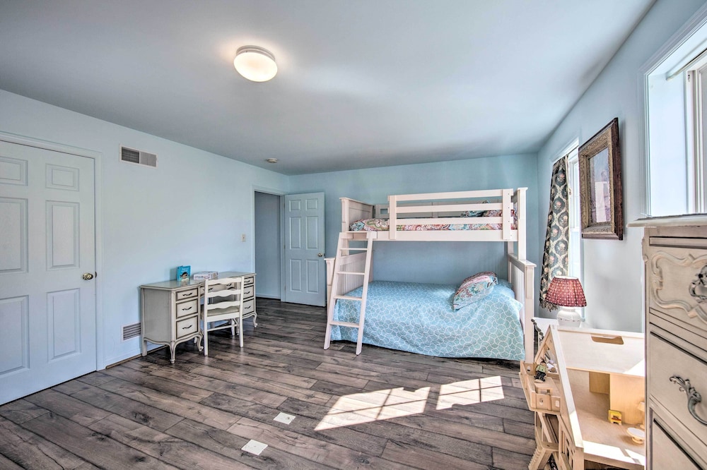 Unique Townhouse in Bavarian-style Neighborhood! - Property Image 23