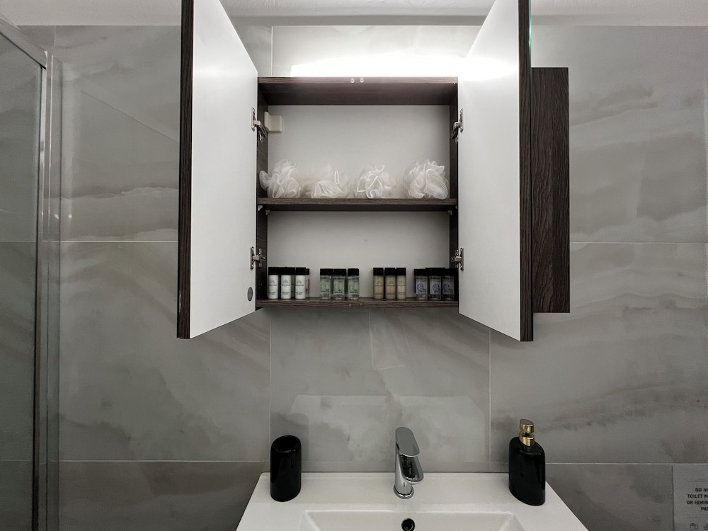 Caryatids Luxury Apartment
