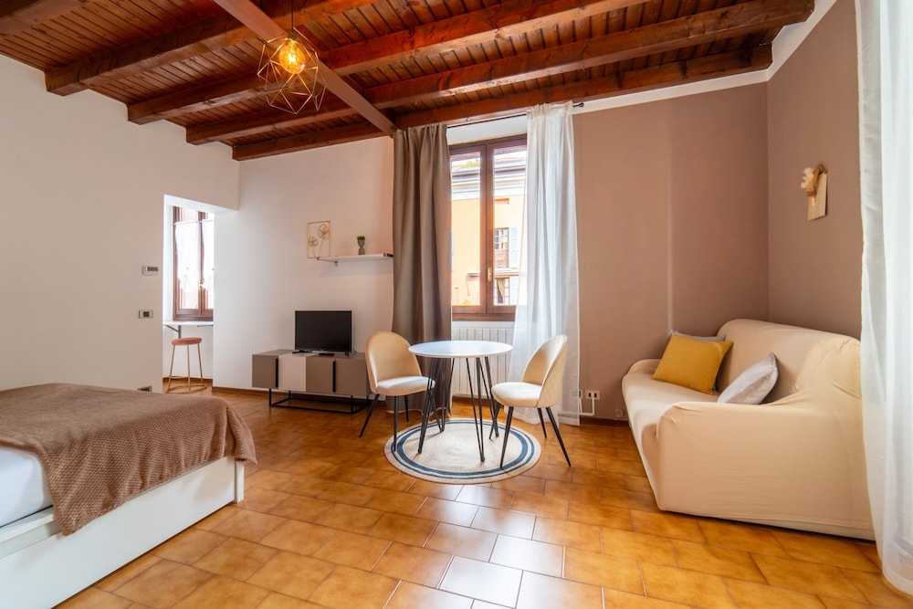 Bronze Studio in Como by Wonderful Italy view 2