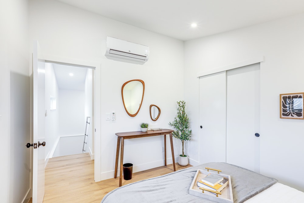 < 1 Block to City Park: New-build Apt in Denver!