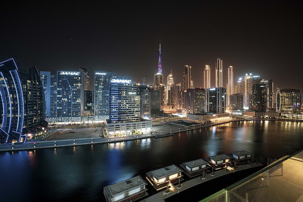 Waves - Impressive 1BR Apartment Close to Burj Khalifa