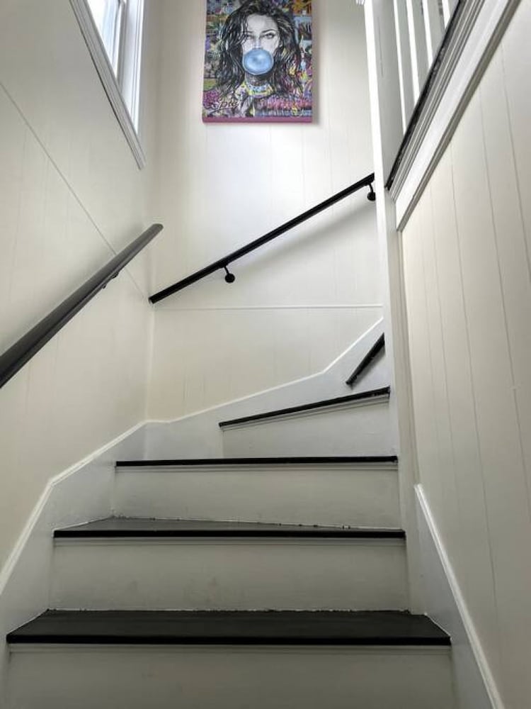 Modern Three Bedroom Condo - Near Boston