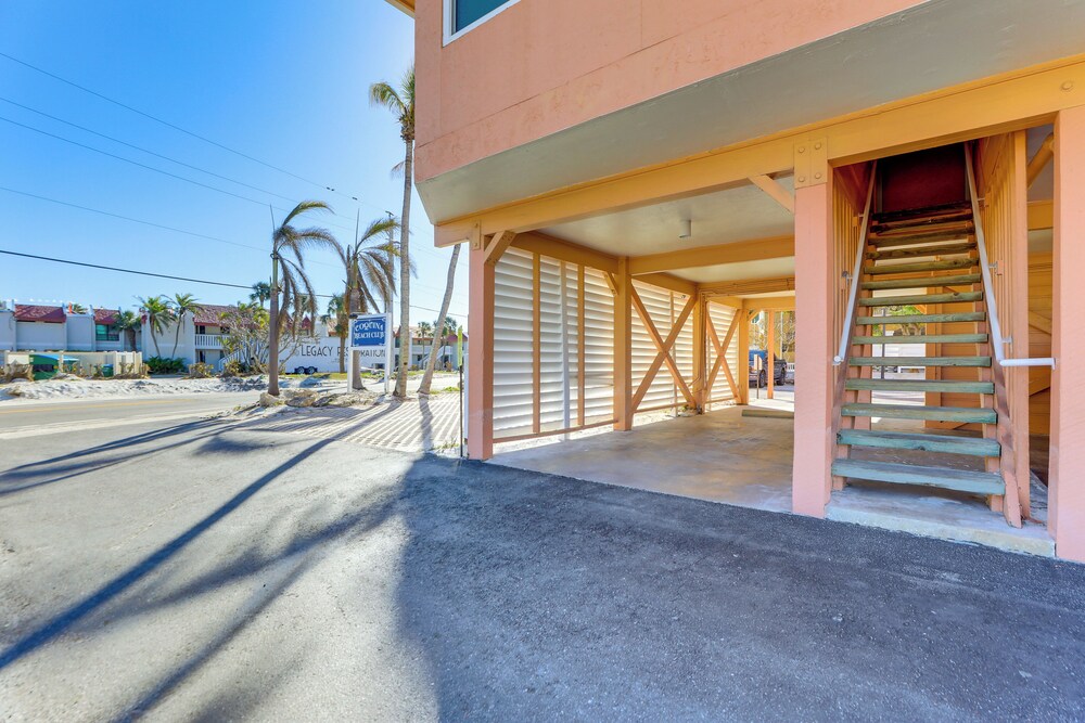 Steps to Beach: Bradenton Beach Condo w/ Deck