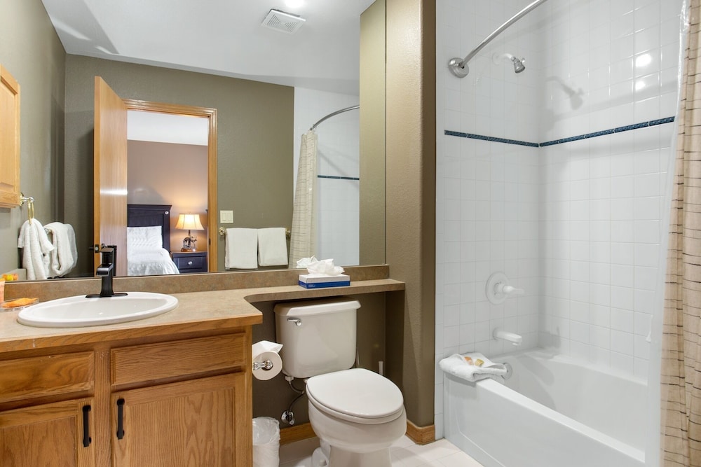 Canyon Run B203 3 Bedroom Condo by RedAwning - Property Image 12