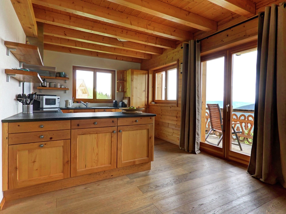 Modern Chalet with Hot Tub in Les Collons
