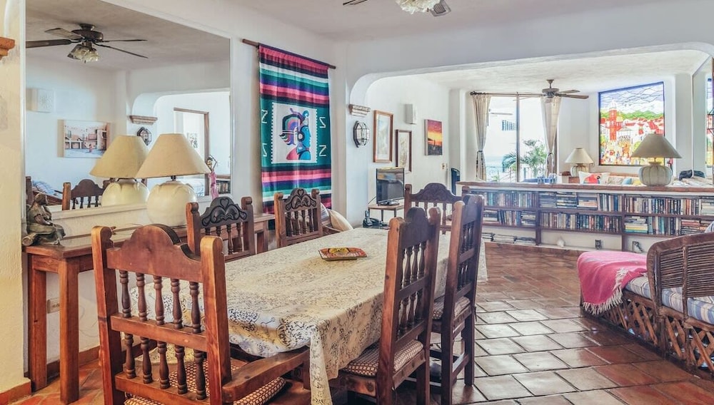 Ocean View 2Br Condo-balcony-beach-pool - 604