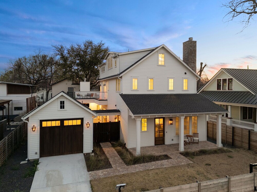 Gated 5 Bedroom Walkable to East Austin - Image 5