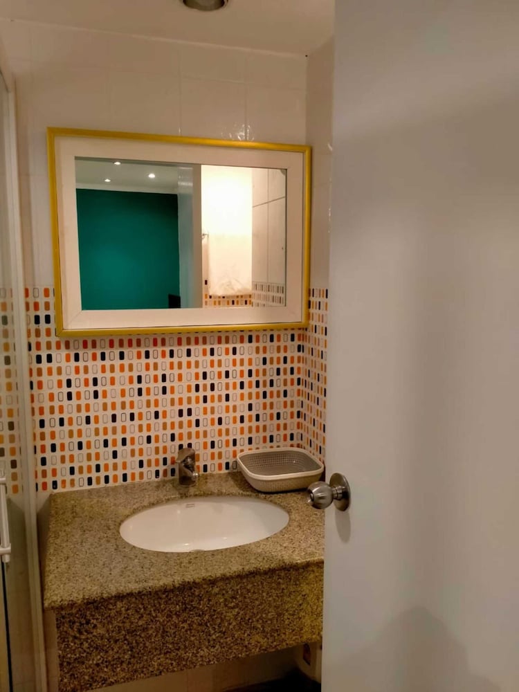 Omni Tower Sukhumvit Nana - Direct