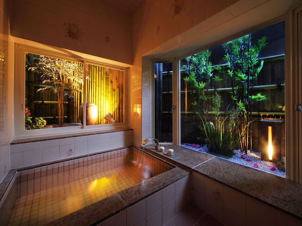 Ryokan Ginrinso Kotobuki view 4