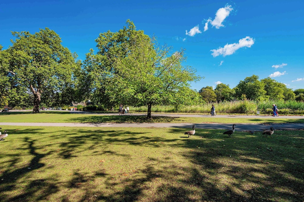 Lords Living -3 bed in Regents Park With Terrace