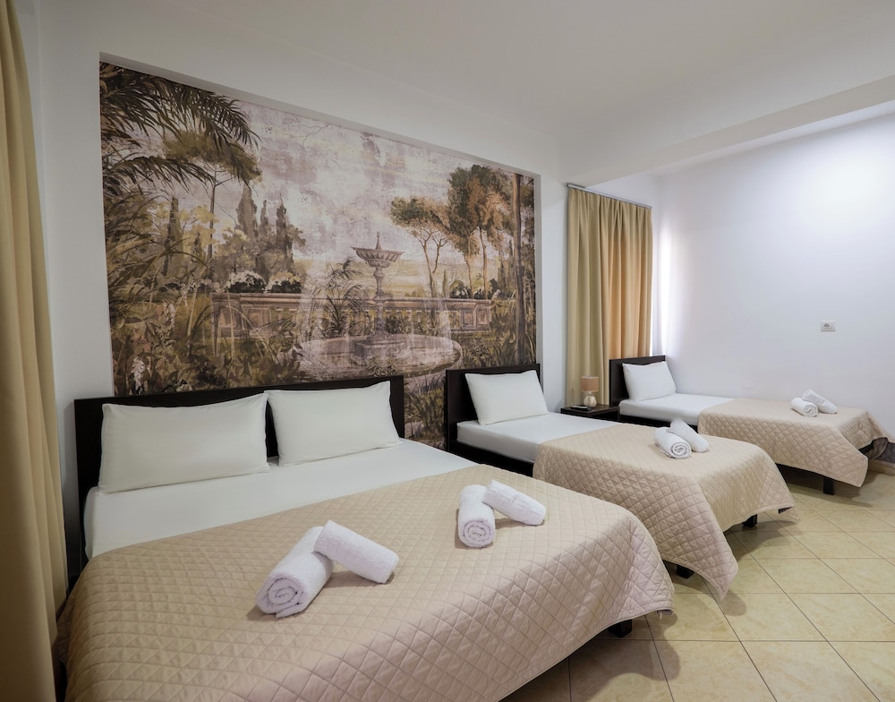 Atlantis Hotel & Apartments