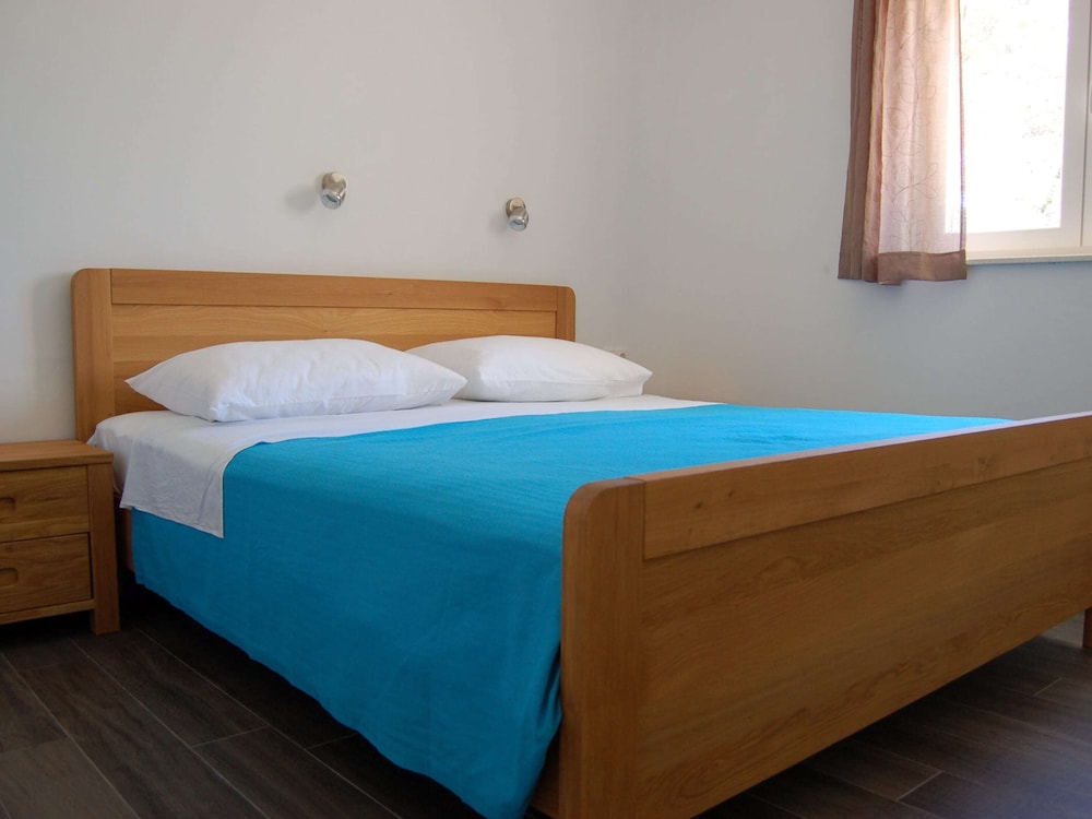 Nice Apartment With Roofed Terrace, Near the Sea view 2