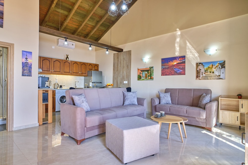 Christine's Seaview by Corfuescapes