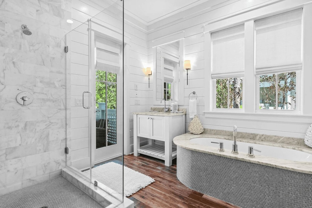 Watercolor 75 by Avantstay Luxury Private Pool + Bonfires