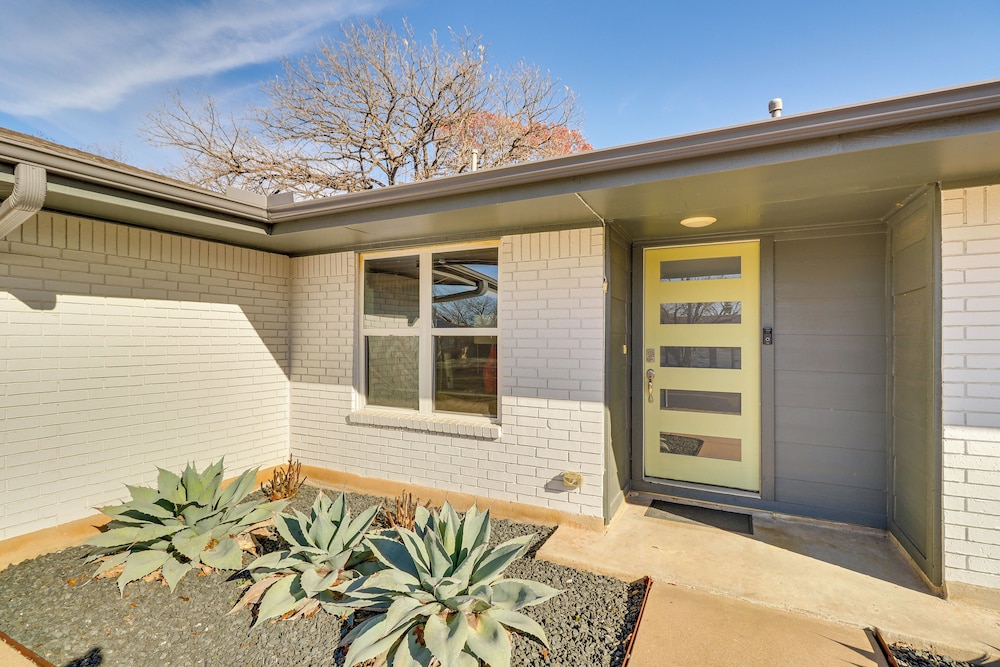 5 Mi to UT: Home w/ Outdoor Entertainment Area!