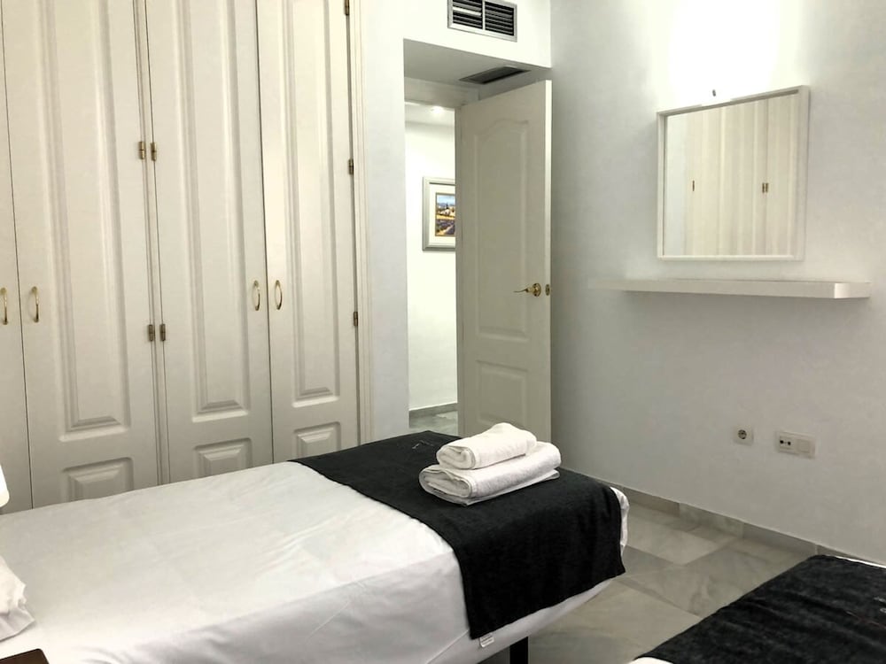 2 Bedroom Close to the Pool F-4
