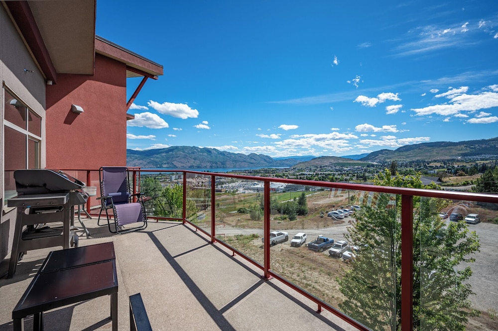 Top Floor Condo at Amenity Rich Resort