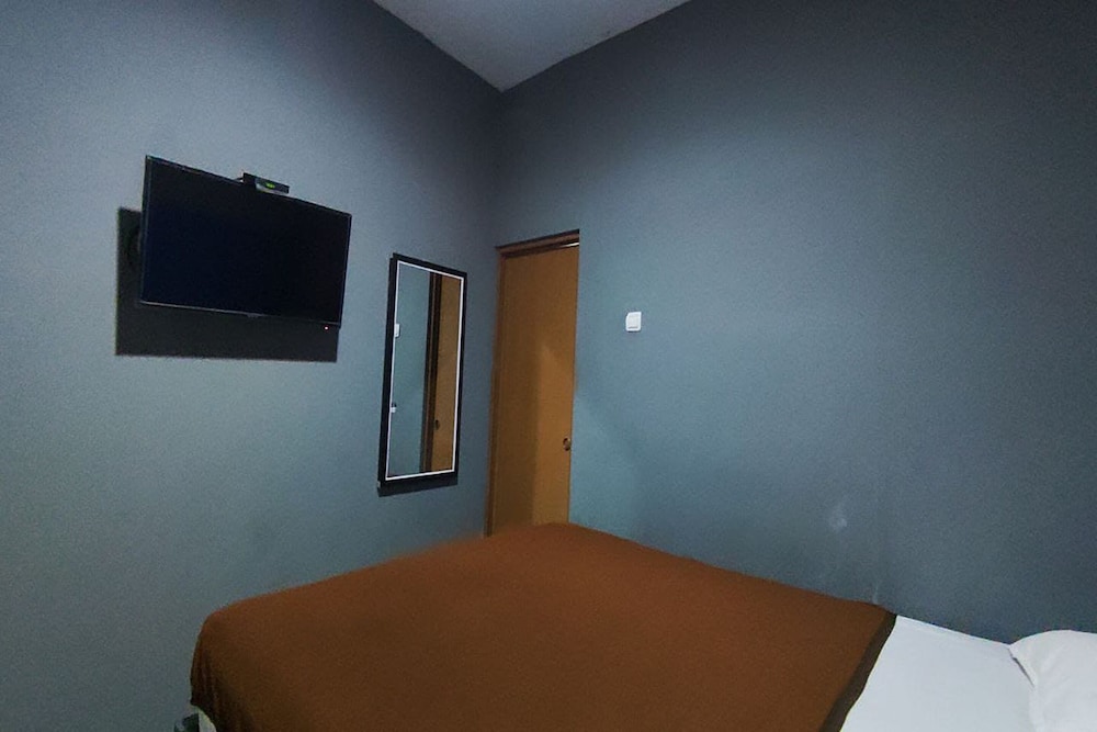 OYO 95060 Ahzafani Homestay Syariah