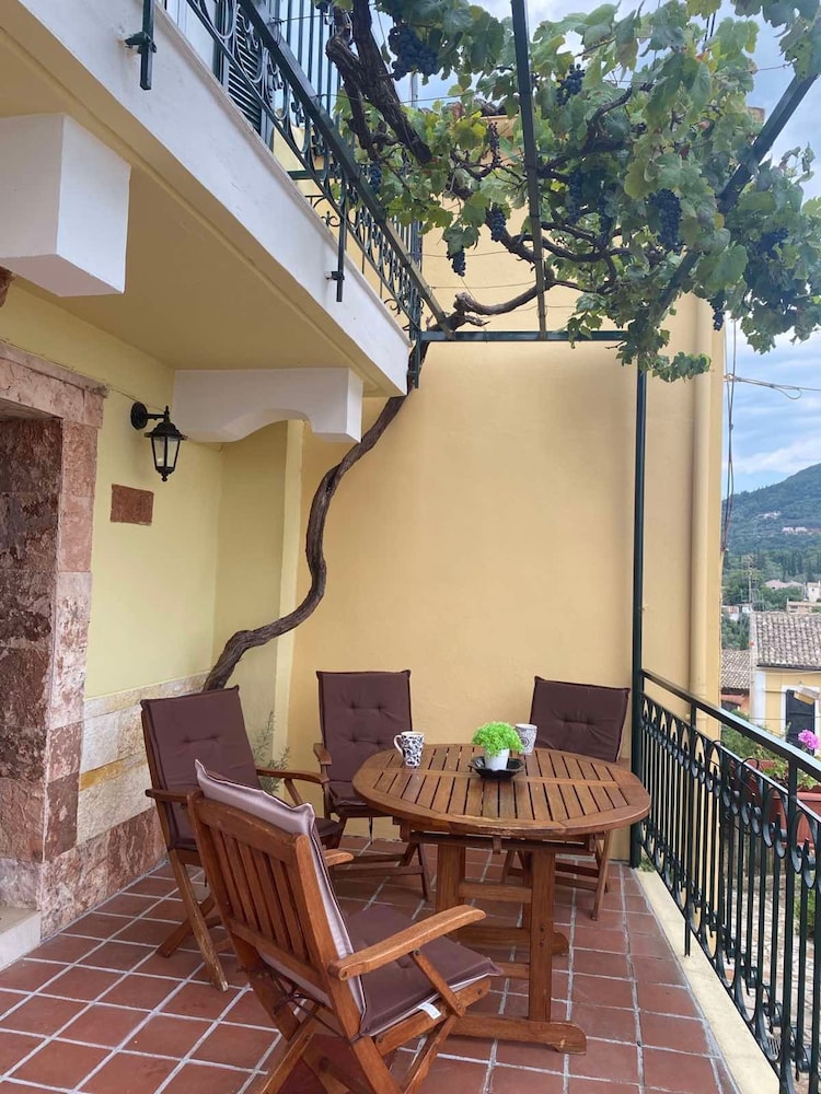 Casa Efterpi-achilleion Village