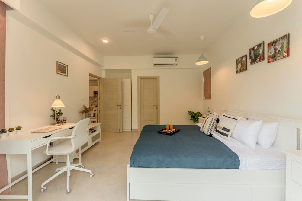 1BR Apt in Candolim With Pool 5 Mins From Beach