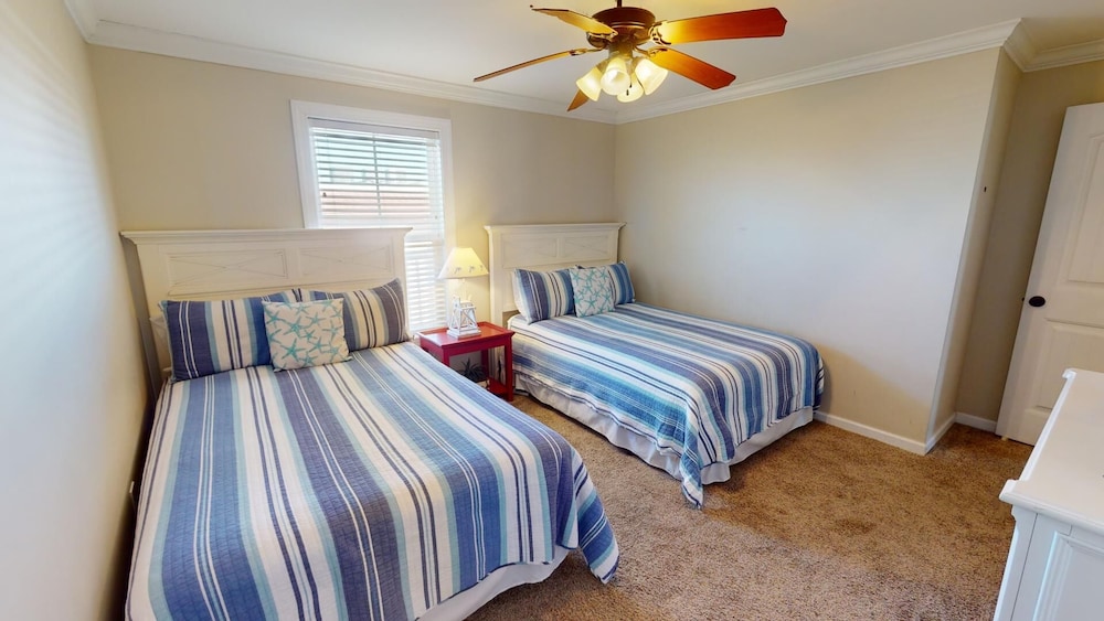 Pelican Landing 302 by Tybee Vacation Rentals